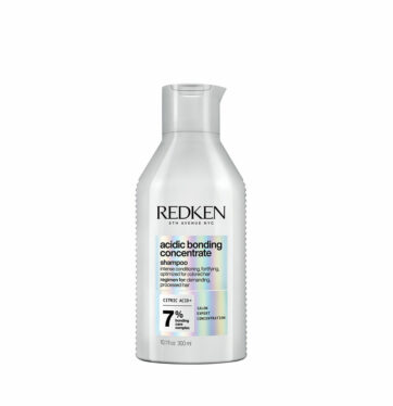 Champú reparador y fortalecedor concentrado ACIDIC BONDING CONCENTRATE SHAMPOO de REDKEN BETH'S HAIR