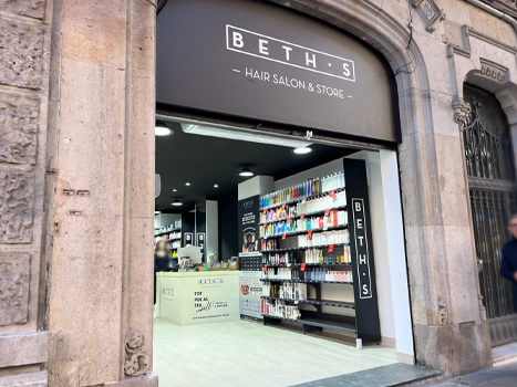 Tienda productos para el pelo peluquería BETH'S HAIR en carrer de Sants 129 Barcelona