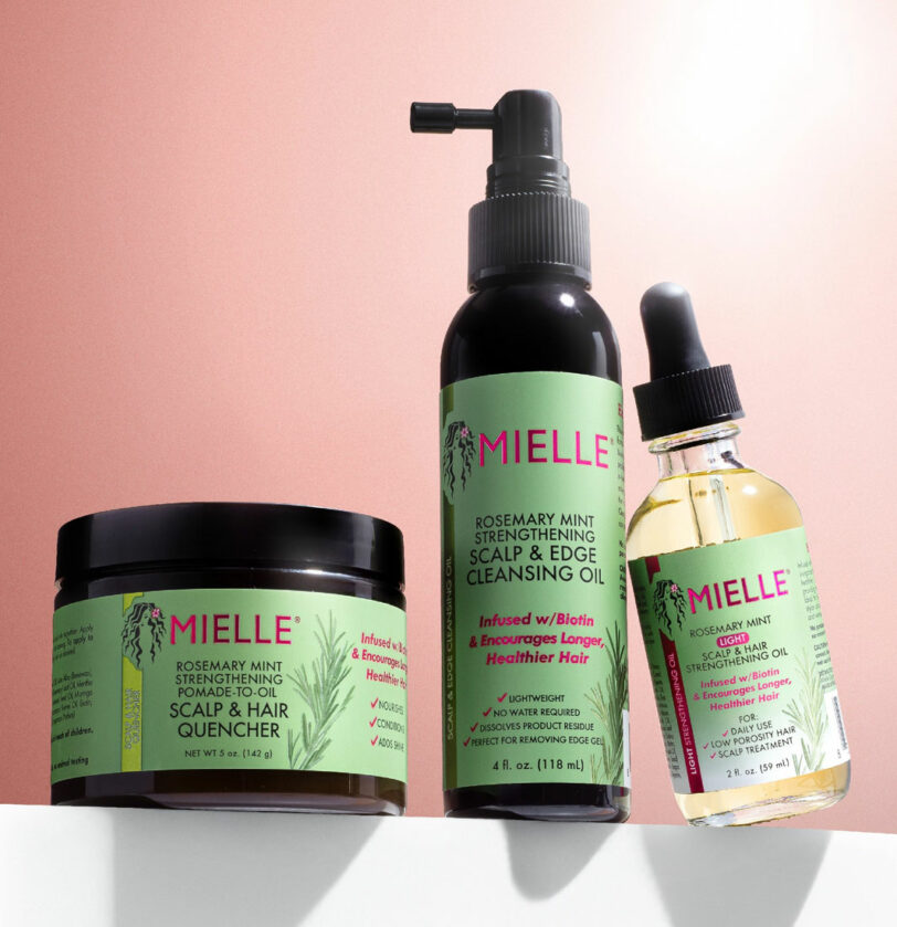 Aceite de romero crecimiento cabello fino Rosemary Mint Light Scalp & Hair Strengthening Oil de Mielle BETH'S HAIR